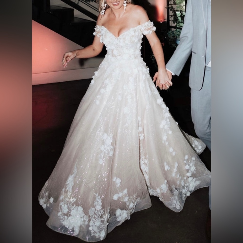 Allure Couture Melbourne Wedding Dress/One of a Kind Ballgown Size 4-6 Champagne